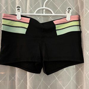 black lululemon shorts size 10